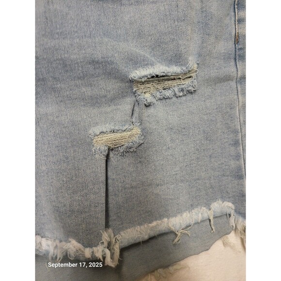 Fashion Nova Women's Denim Jean Cut Off Shorts Distressed Sz 18 - Picture 3 of 7